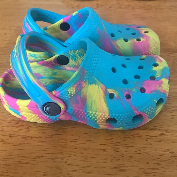 Crocs, child’s 8, multi-color - Picture 2 of 11